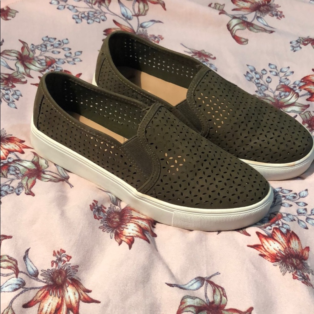 Green suede Mia slip on shoes size 6